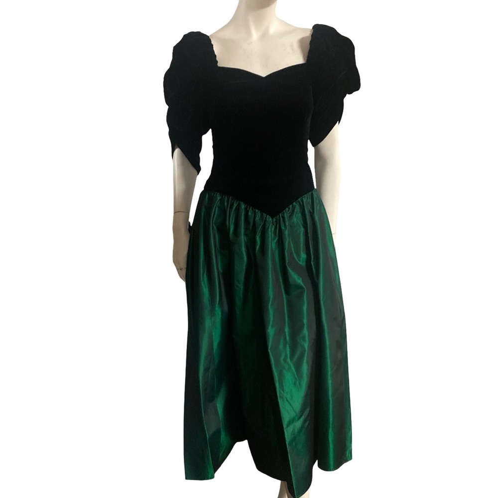 Loralie 90s Black and Green Midi Dress